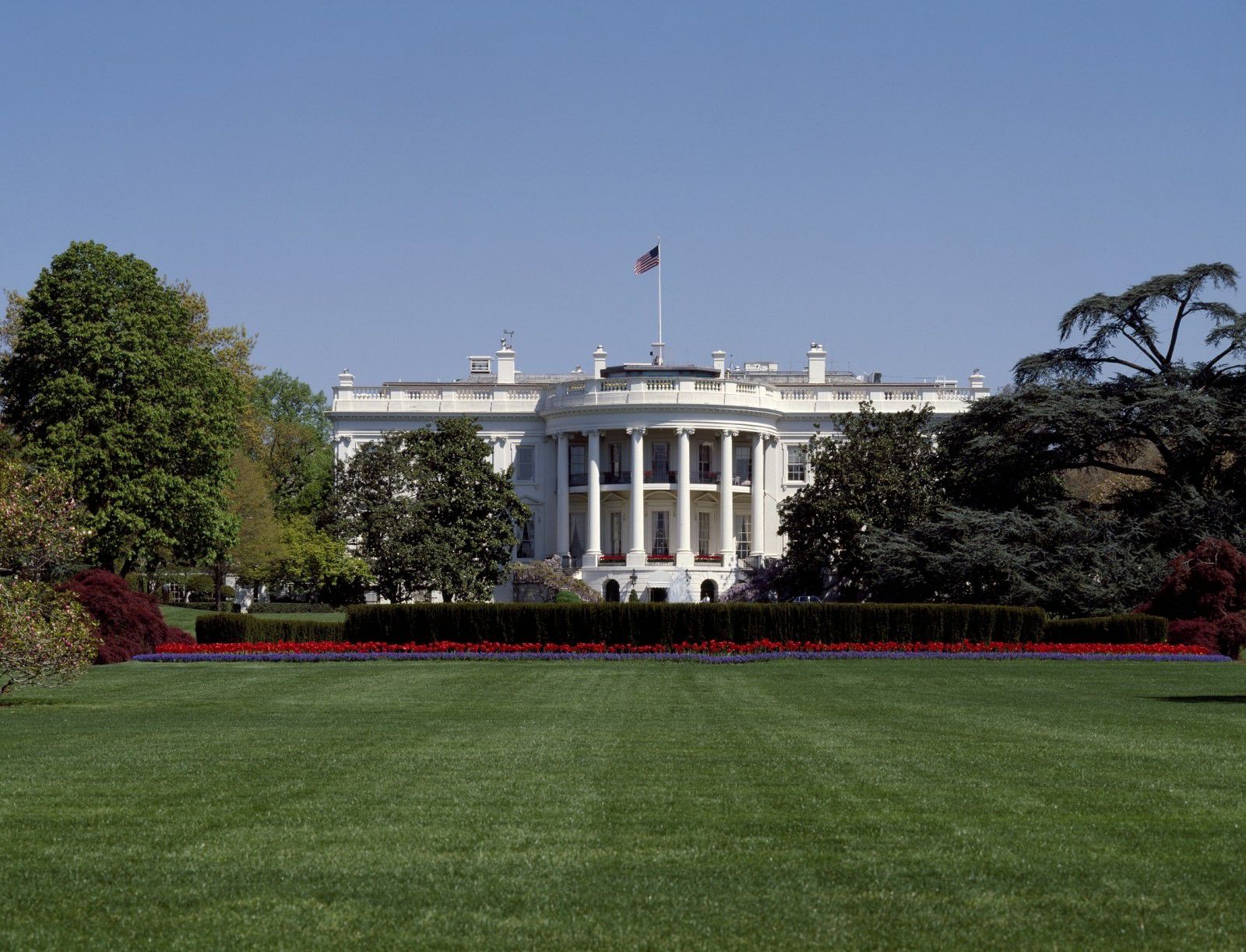 Trump-connected lobbyists reap windfall in federal virus aid